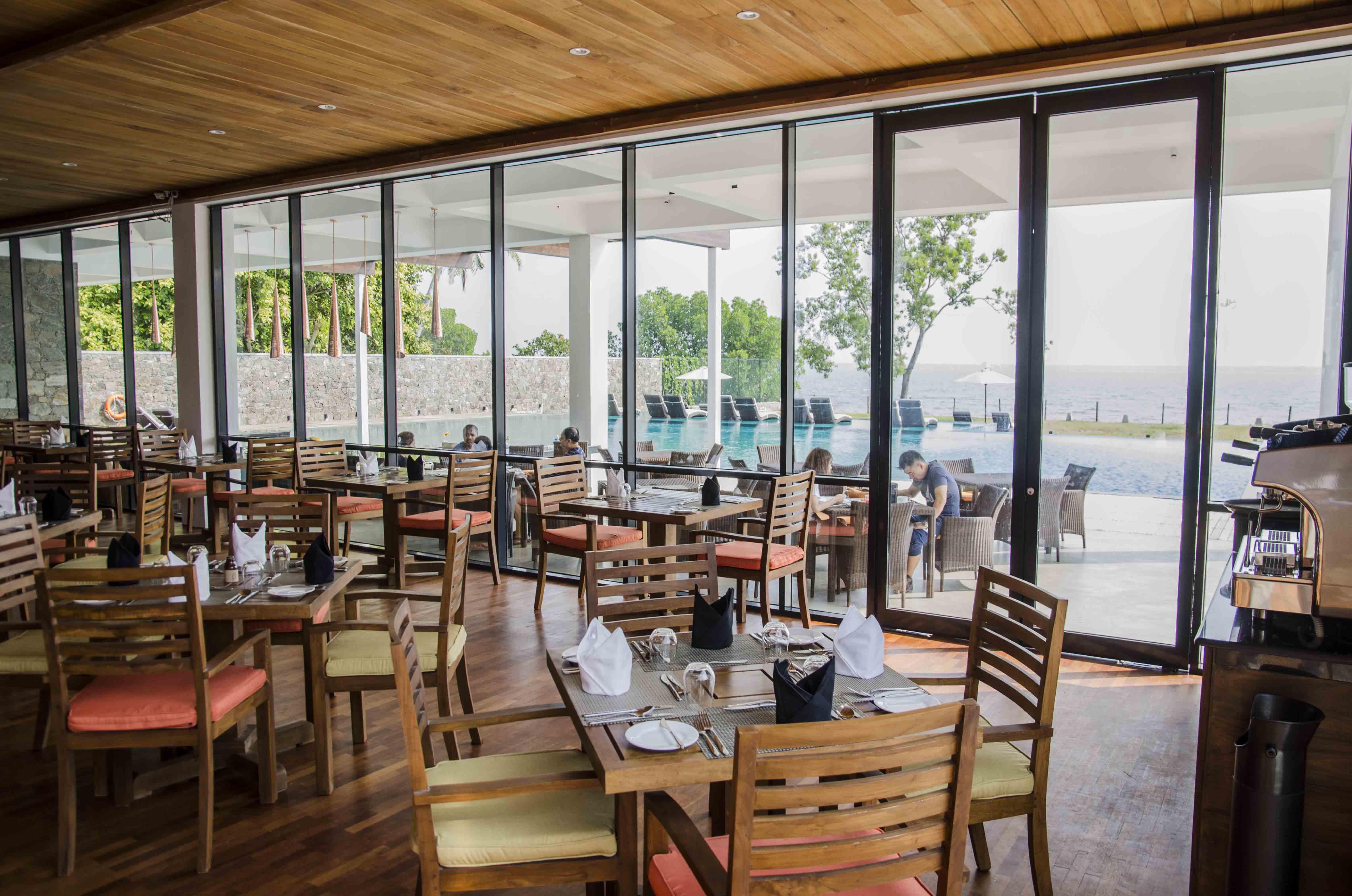 Regenta Arie Lagoon Negombo Exterior photo