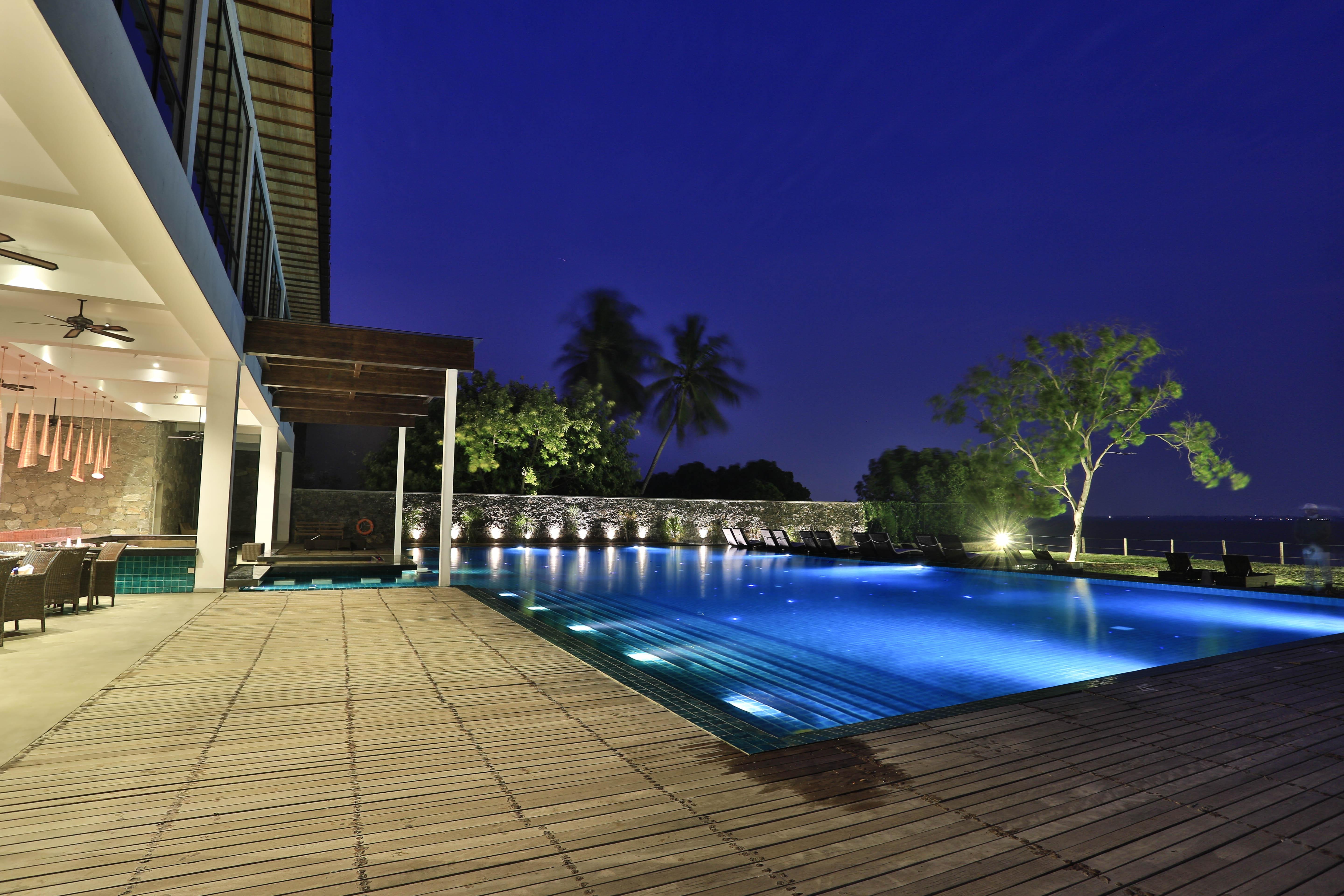 Regenta Arie Lagoon Negombo Hotel Exterior photo