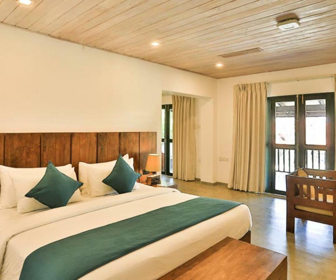 Regenta Arie Lagoon Negombo Exterior photo