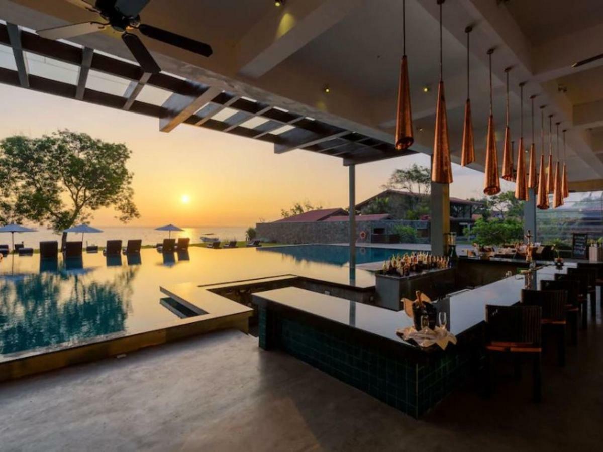 Regenta Arie Lagoon Negombo Exterior photo