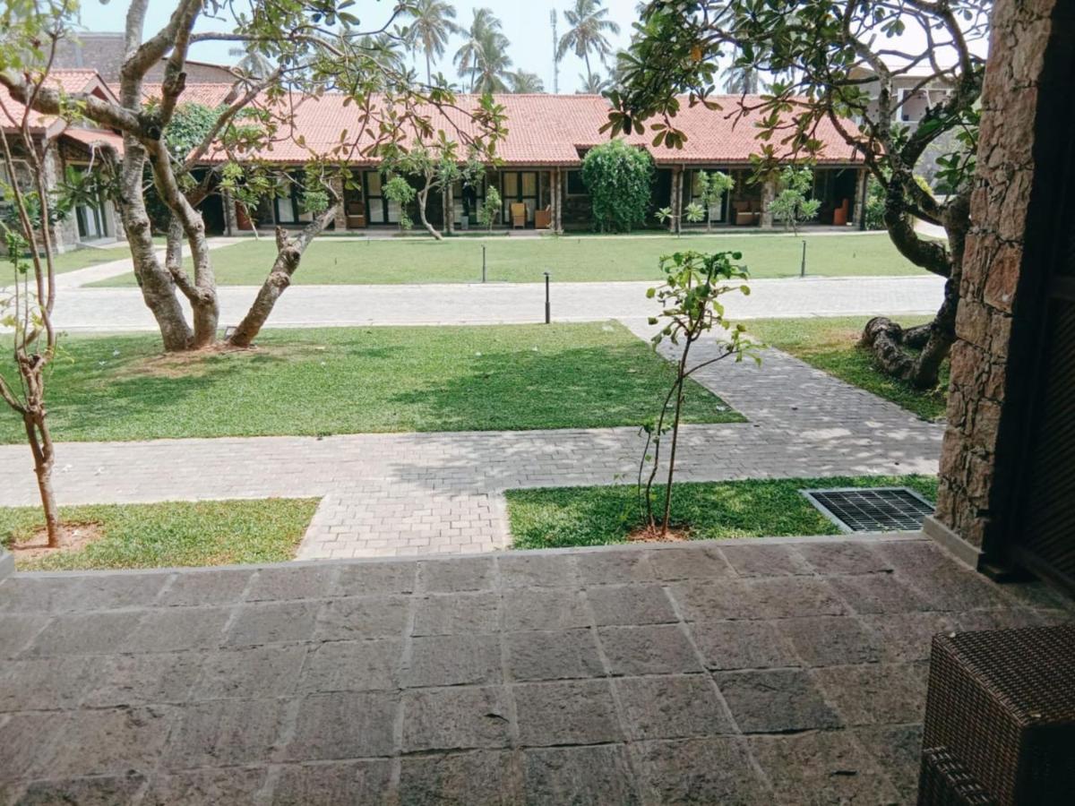 Regenta Arie Lagoon Negombo Hotel Exterior photo